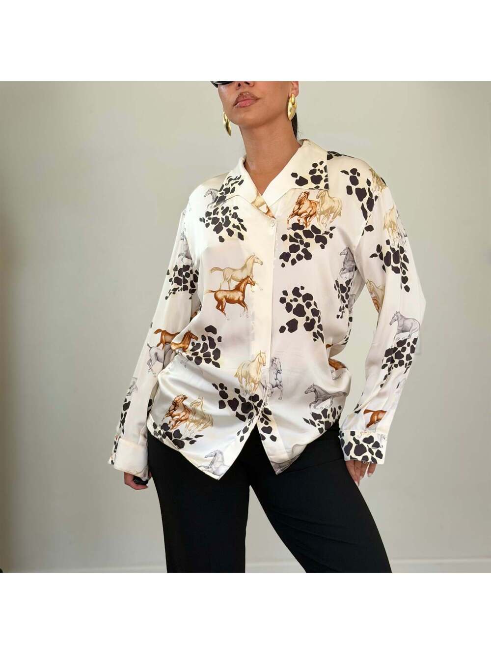 Escada - Picture 3 of 8